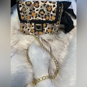 Cross body purse